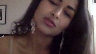 Video Maya Rati, Gadis Panas Nri India, Menggoda Telanjang