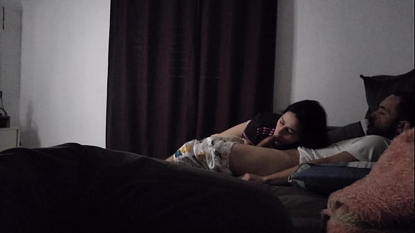 Tia Safada Arquiteta Plano Ardiloso Para Dividir O Sofá Com O Sobrinho Em Noites De Tesão