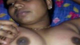 Perawat Desi Kamini Dari Kerala, 4 Adegan Panas Menggoda