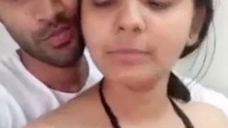 Video Panas Wanita India Mengenakan Thong Menggoda