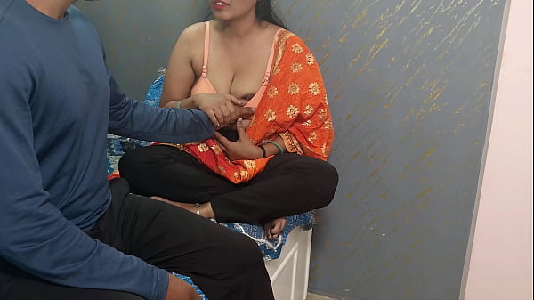 गाँव के दोस्त की सौतेली माँ के साथ जब वो घर पर अकेली थी तो हुई रात भर की गर्म मुलाकात, देसी हिंदी ऑडियो सेक्स