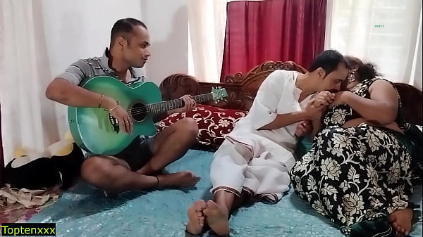 Istri Desa India Digituhin Di Depan Suami! Adegan Mesum Viral