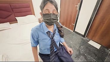 Gadis Desi Dan Teman Sekolahnya Beraksi Ganas Di Kamar Oyo Dengan Audio Hindi Yang Menggoda