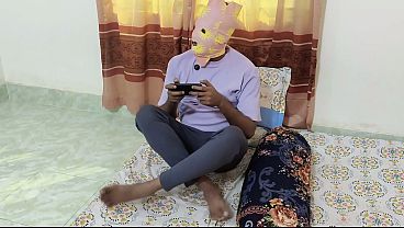 Aku Tebas Adik Tiriku Karena Membiarkannya Main Game.