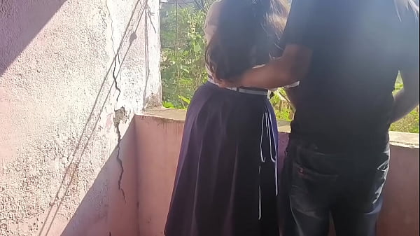 गाँव की मासूम लड़की को ट्यूशन के बहाने शहर में लाकर टीचर ने जमकर चोदा।