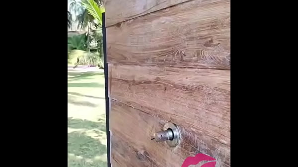Gadis India Mandi Basah-basahan