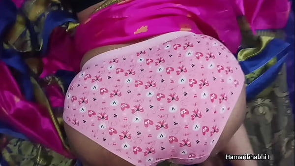 Gairah Panas Bhabhi Desi India Yang Tak Tertahankan.