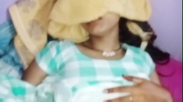 Mastan Bhabhi Ki Chudai: Apni Behen Ke Saamne Moan Karte Hue Chud Rahi Hai, Stockings Mein, Hindi Mein Garam Awaz