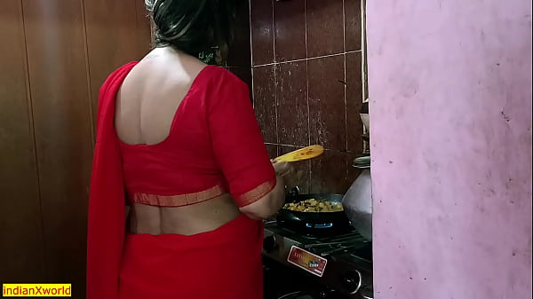 Ibu Tiri India Yang Panas Bercinta Dengan Anak Tirinya! Video Seks Viral Buatan Rumahan