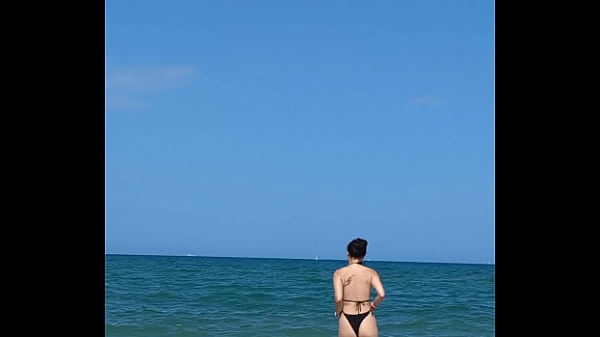 Menggila Dengan Pacar Asia Di Tenda Pantai Umum, Sampai Aku Memuaskannya Dalam-dalam.
