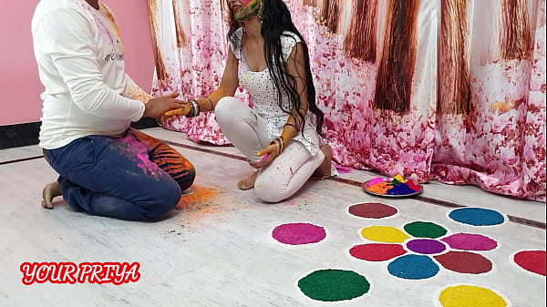 Pesta Holi: Priya Dari India Berpesta Liar Dengan Kakak Tiri Di Hari Warna