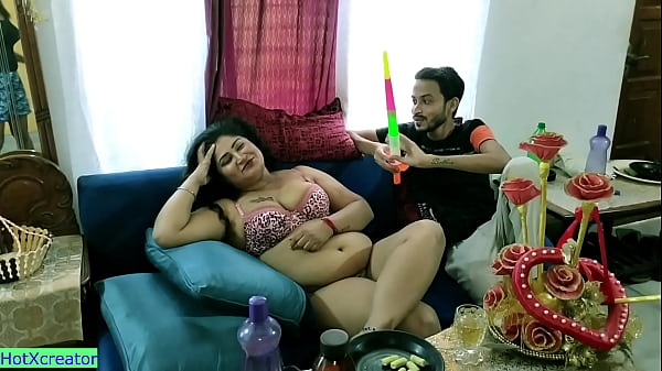 Birahi Bhabhi India Rayakan Ulang Tahun Dengan Gaya Panas Bareng Kekasih Muda!