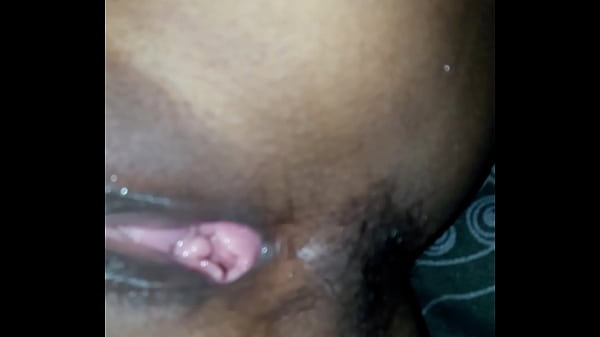 Desi Bhabhi Yang Menggoda Dengan Tubuh Seksi Dan Aura Erotisnya