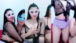 Ciuman Panas Dua Cewek Lesbi Yang Menggairahkan
