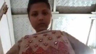 Gadis Desa Montok Dengan Payudara Besar Membuka Baju