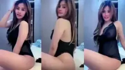 Uting Mamamia, Lingerie Tembus Pandang Yang Menggoda Dan Membara