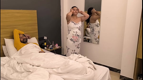 Puja Baby, Si Gadis Desi, Mandi Pagi Dengan Sensual