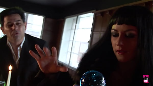 Video Retro Keluarga Addams Yang Panas Penuh Dengan Adegan Seks Beramai-ramai Yang Menggairahkan