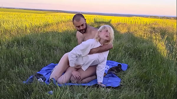 Russian Blonde Panas Bersetubuh Anal Di Tempat Umum Dan Menelan Sperma Hangat Langsung Dari Sumbernya – Bonus 4 Dari 4