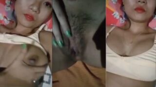 Gadis Kampus Genit Mainkan Memeknya Di Depan Pacar Nepal