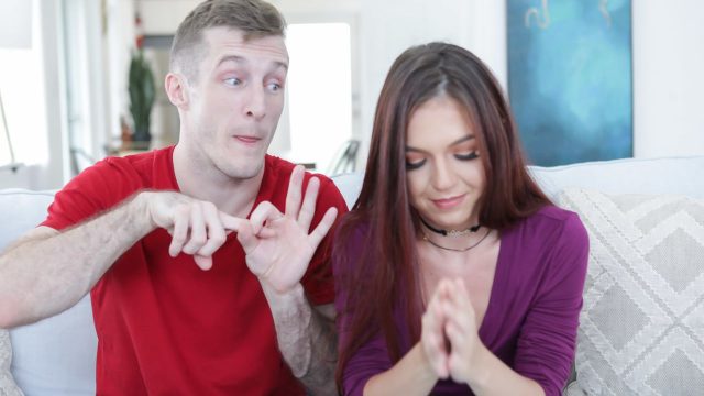 Kesulitan Matematika: Ava Haze Bimbing Cowok Bodoh Yang Cuma Jago Ganti Oli