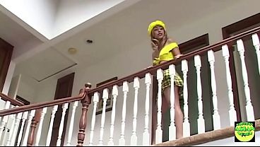 Pria Bertombak Besar Menghajar Pantat Ketat Cewek Asia Seksi Tanpa Ampun