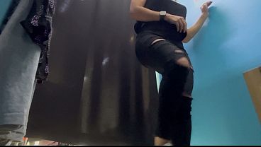 Ganti Baju Di Ruang Ganti, Cewek Rusia Montok, Pentilnya Kelihatan Bikin Ngilu.