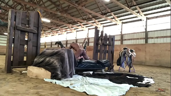 Cowok Koboi & Cewek Indian, Sloan Rider Si Pelatih Ngehe Dan Randy Denmark Yang Bikin Muncrat