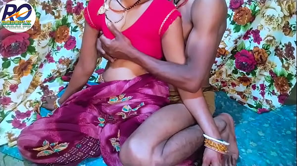 Desi Bhabhi Yang Seksi Menggoda Dan Bercinta Panas Dengan Ipar, Mengenakan Saree Merah, Suara Hindi, Claire Vais