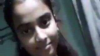 Cewek Abg India Pertama Kali Crot Sendirian, Video Hot Banget