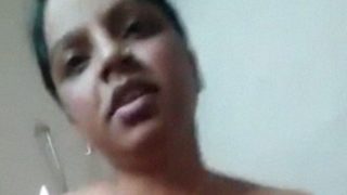 Ibu Rumah Tangga Lagi Naik Kontol Kekasih Gelap, Videonya Bikin Makin Nafsu.