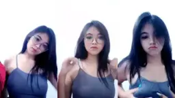 Vanii Pamer Toket Bulat Sambil Nakal Live Bareng Bestie, Bikin Greget.