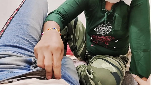 Ngewe Bareng Temen, Cewek India Cantik Pake Nenen Gede, Crot Di Dalem.