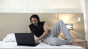 Tetangga Hindu-ku Tergila-gila Sama Pantat Latin Kolombia-ku, Dia Ngewe Aku Pake Kontol Besarnya Sampai Crot Di Dalem!