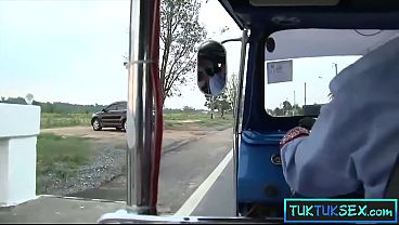 Ibu-ibu Thailand Amatir Digaet Di Pinggir Jalan, Langsung Dibawa Muter Buat Main.