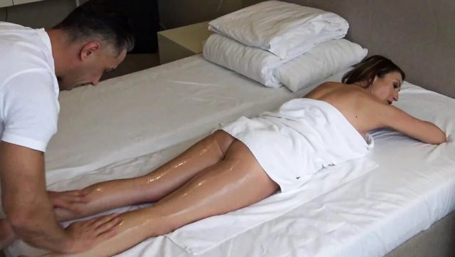 Mukena Nyepong – Julia North, Si Emak-emak Seksi, Dicolok Sampe Ke Dalem Sama Mugur, Bikin Makin Basah
