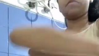Tonton Video Bugil Di Kamar Mandi, Bikin Makin Greget.