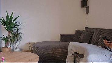 Ibu Tiri Lihat Kontol Kaku Anak Tiri Pas Lagi Bersihin, Langsung Bantu Dia Crot Di Pantat Gede Bulatnya.