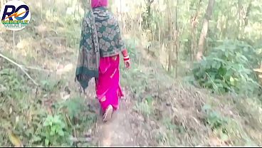 Desi Gao Ki Bhabhi Jangal Mein Ghumne Gayi, Saree Uthake Apni Choot, Dudh Aur Gaand Dikhayi, Aur Baingan Andar Daal Diya. Hindi Audio Mein Aise.