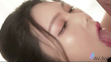 Cewek Cina Seksi Ban Ban Digenjot Keras Sampai Meringis.