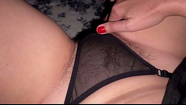 Tonton Ibu Nakal Ini Mainin Memek Bulu Lebatnya. Pov Dari Matanya Sendiri.