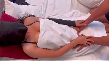 Desi Bhabhi Nungging, Memek Sempit Digenjot Habis-habisan Sama Devar, Video Viral Xxx Suara Hot Hindi.