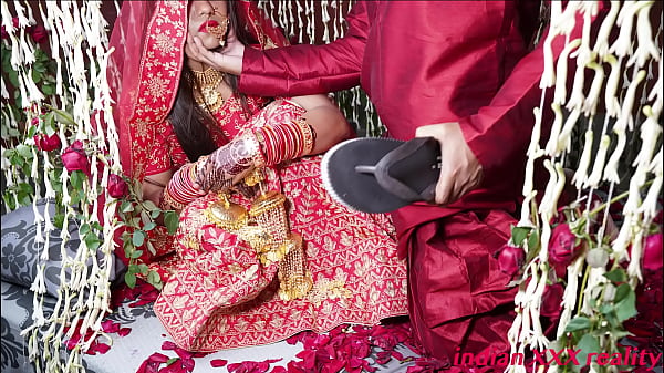 Malam Pertama Pernikahan India, Ngewe Panas Di Ranjang Penuh Sensasi.