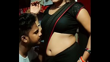 Desi Bhabhi Saree Navel Basah, Goyang Gairah Minta Digebukin