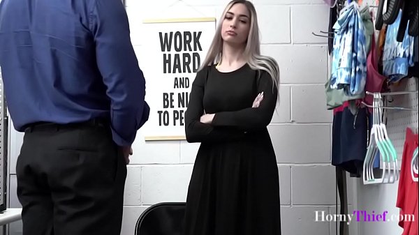 Remaja Hijab Nakal Ngentot Bareng Polisi Biar Bebas Dari Penjara- Delilah Day | Hornythief