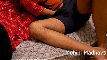 Bini Majikan Ngewein Pembantu Desi Sambil Ngeluarin Peluh – Desi Kaam Wali Di Entot Abis-abisan