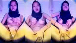 Abg Hijabnya Kebuka, Tangan Ngeremas Sendiri Sambil Ngeliatin Kontol.