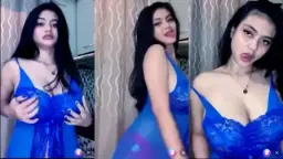 Joice Lingeri Biru Goyang Bikin Kontol Tegang