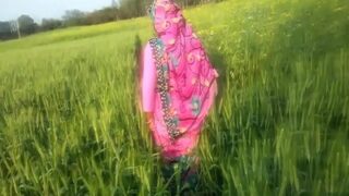 Video Mesum Pasangan Punjabi Horny Di Ladang Mereka, Main Sambil Panen Bikin Basah