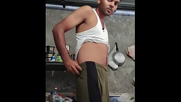 Cowok Sendu Hari Ini, Badan Kencang Banget, Joget Telanjang Lucu Dan Bikin Greget – Tonton Full